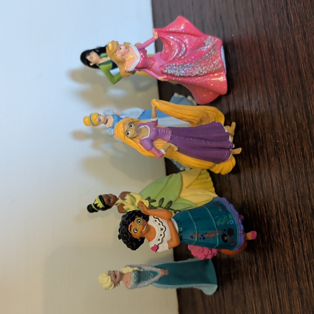 Disney Yellow and Pink Dolls & Accessories Collection